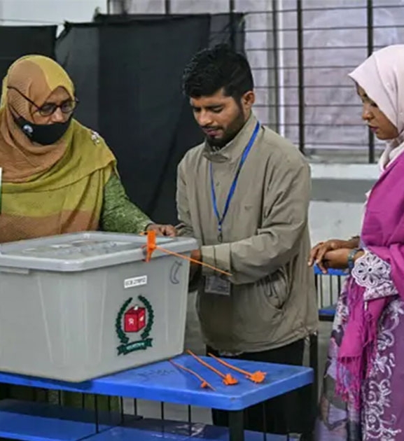 बंगलादेशमा मतदान जारी