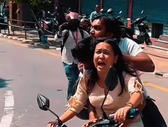 राजनीतिमा लम्किन लागेकी किशोरी 