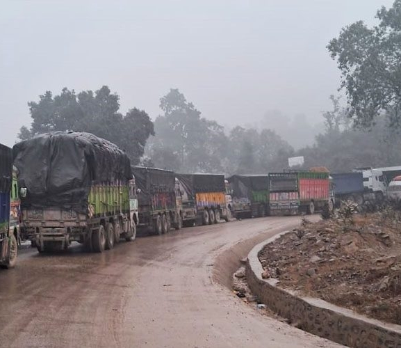 बुटवल–नारायणगढ सडक अवरुद्ध