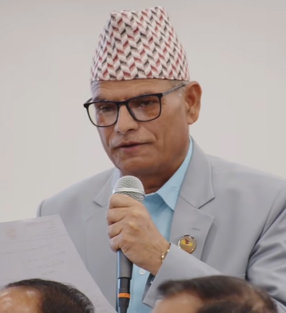 प्रधानमन्त्रीले देश र तीन करोड नेपालीलाई हेपेको सांसद पोखरेलको आरोप 