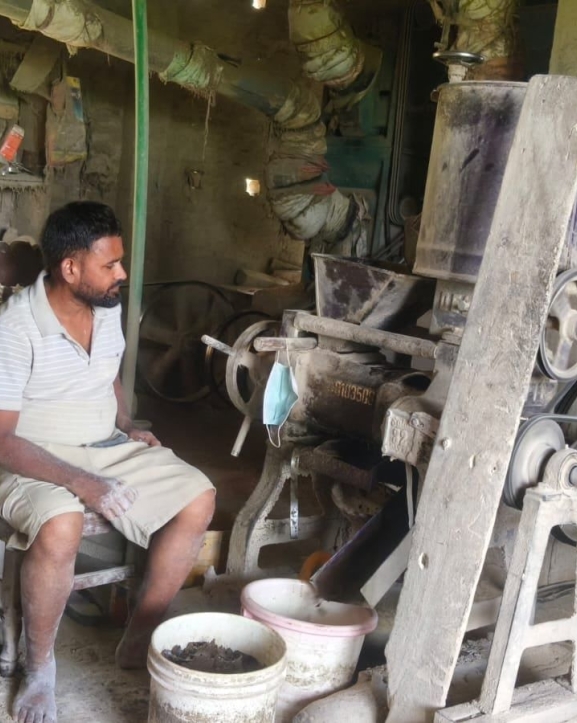 विदेशको १२ घण्टे काम छाडेर गाउँमै सेलर मिल