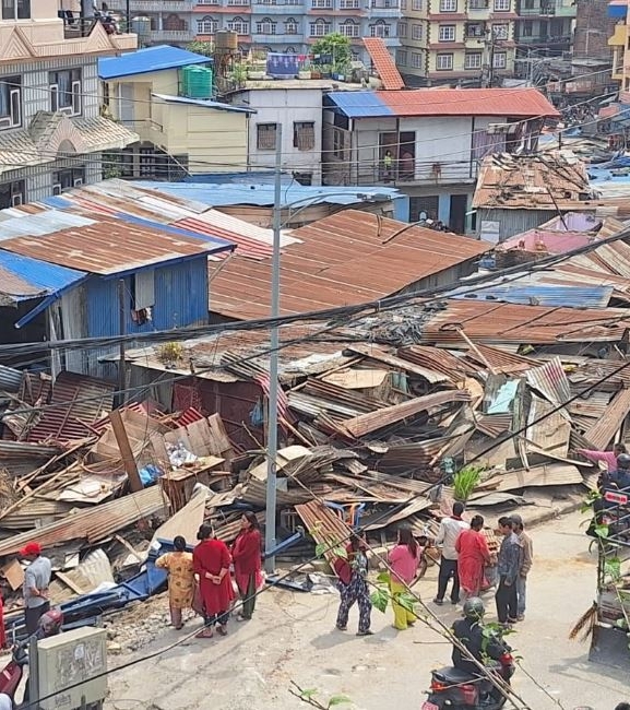 प्राधिकरणले हटायो अतिक्रमित जग्गाका घरटहरा