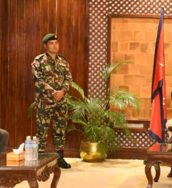 प्रधानमन्त्री कार्की र एमाले अध्यक्ष ओलीबीच घन्टौं छलफल, के भयो कुरा ? 