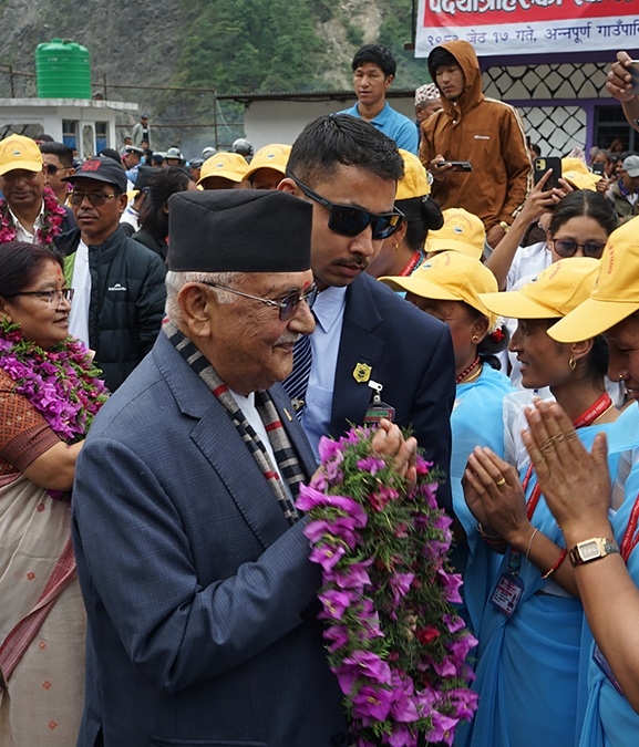 प्रधानमन्त्री ओली नारच्याङमा