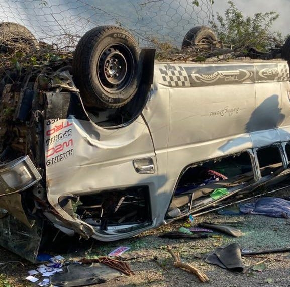 धनकुटामा माइक्रो दुर्घटना हुँदा एक जनाको मृत्यु, १४ घाइते