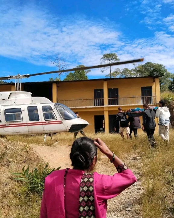 अछाममा सुत्केरीको हेलिकप्टरमार्फत उद्धार