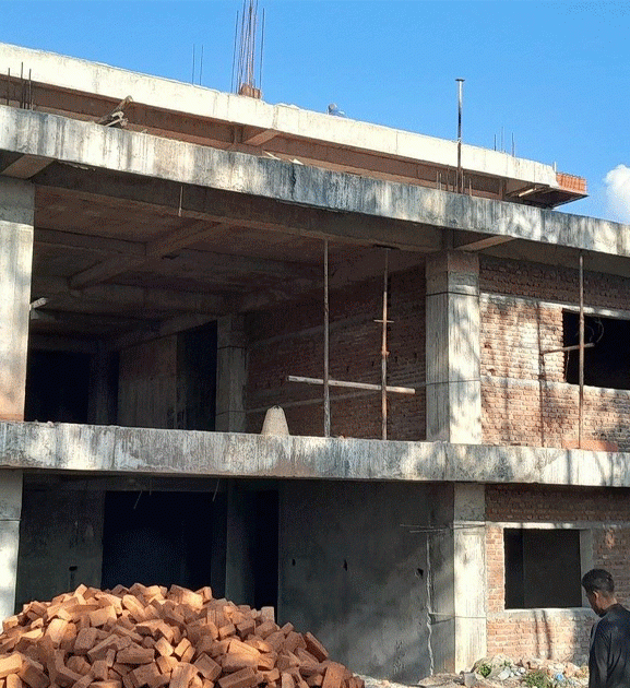 बागलुङ नगर अस्पताल भवन निर्माण: दुई वर्षमा सकिनु पर्ने काम तीन वर्षमा ४५ प्रतिशत
