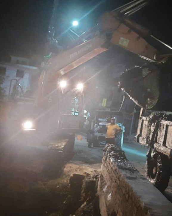 वीरगञ्ज महानगरमा रातका समयमा नाली सफा