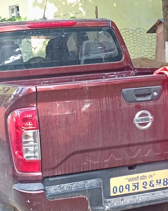 ठक्कर दिएर भागेका सरकारी गाडी प्रहरी नियन्त्रणमा