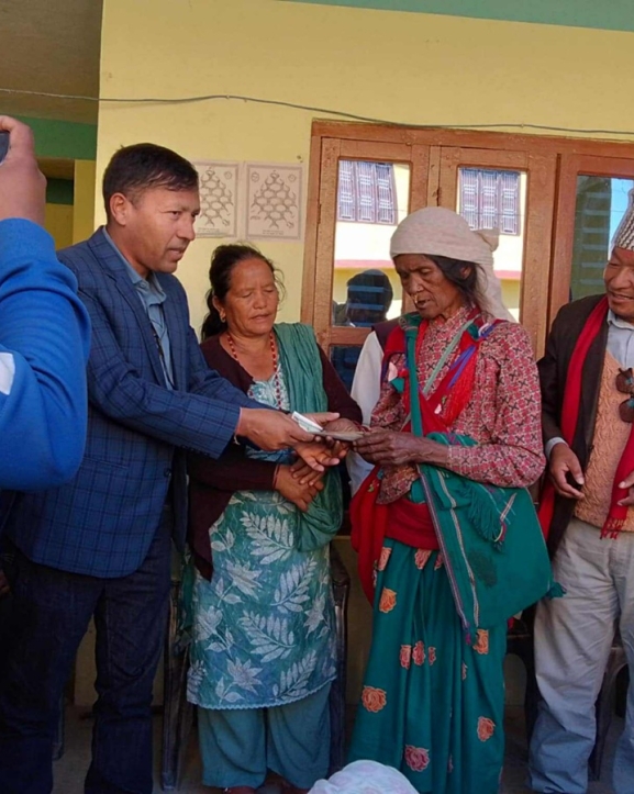 परिवर्तन गाउँपालिकामा वडा कार्यालयबाटै सामाजिक सुरक्षा भत्ता वितरण