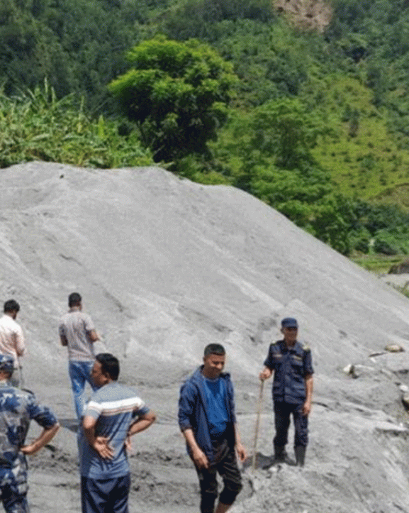 वर्षा याममा पनि रोकिएन कालीगण्डकीमा अवैध दोहन