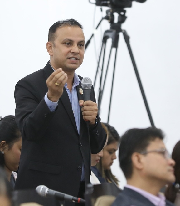 सत्तारुढ सांसद झा भन्छन्- राज्य सञ्चालनमा सरकारको ढंग पुगेन