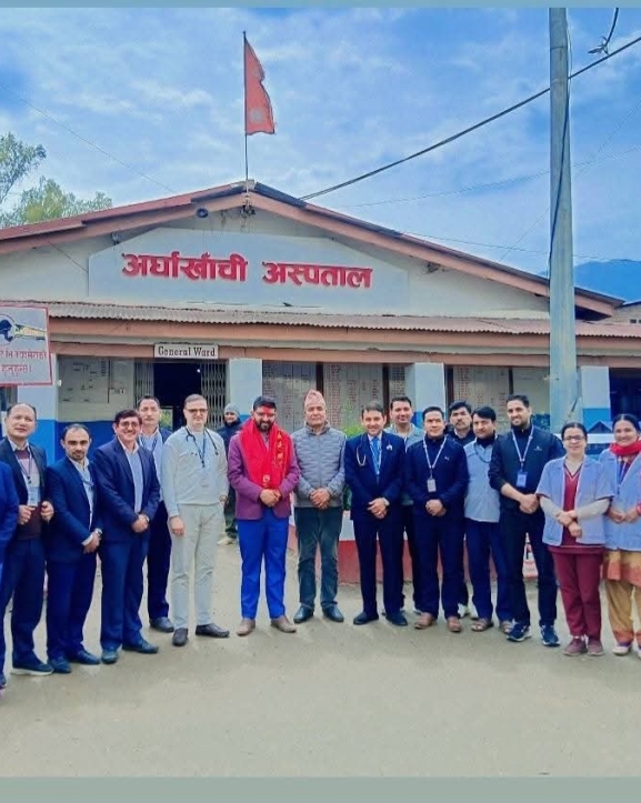 स्थायी दरबन्दीबिना चलिरहेको अर्घाखाँची जिल्ला अस्पताल सुधार्न डा. तिवारीको प्रयास जारी