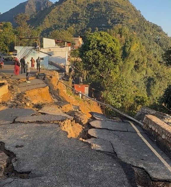 सडक भासिँदा रेसुंगा विमानस्थल जाने सडक अवरुद्ध