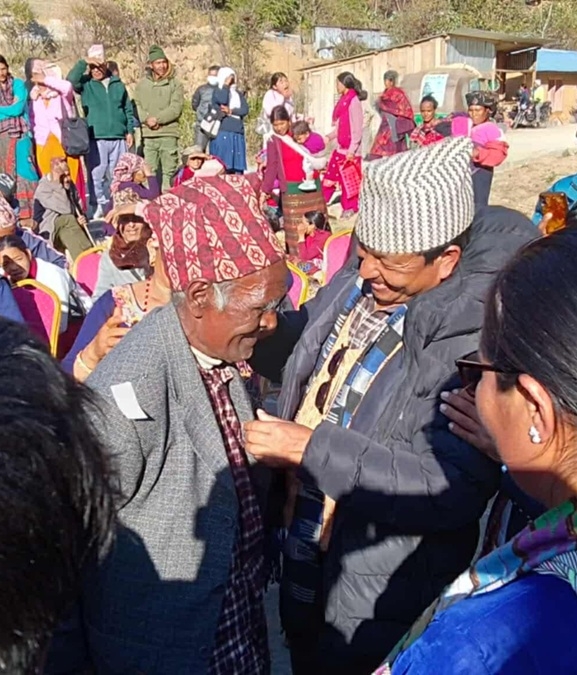 रोल्पाको परिवर्तनमा कपडा बैंक शुभारम्भ, तीन सय जनालाई निःशुल्क कपडा वितरण