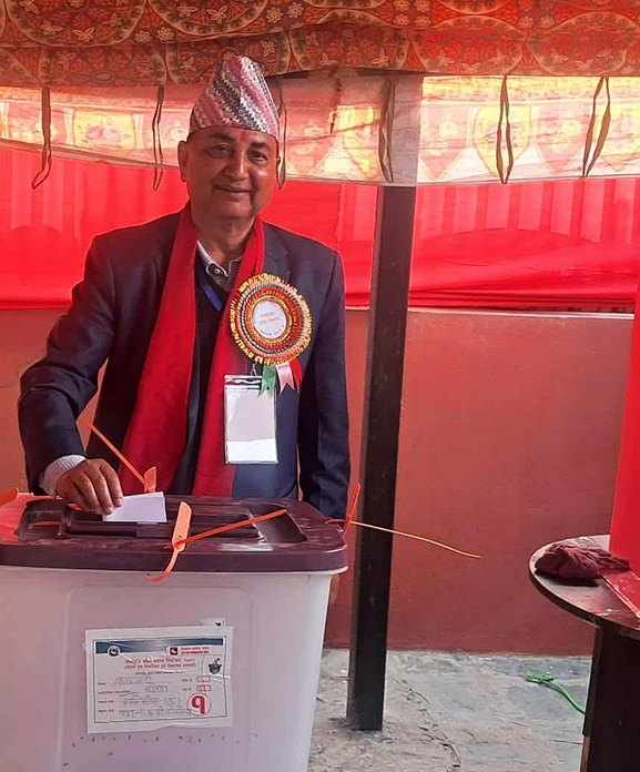 ईश्वर पोखरेलले गरे मतदान