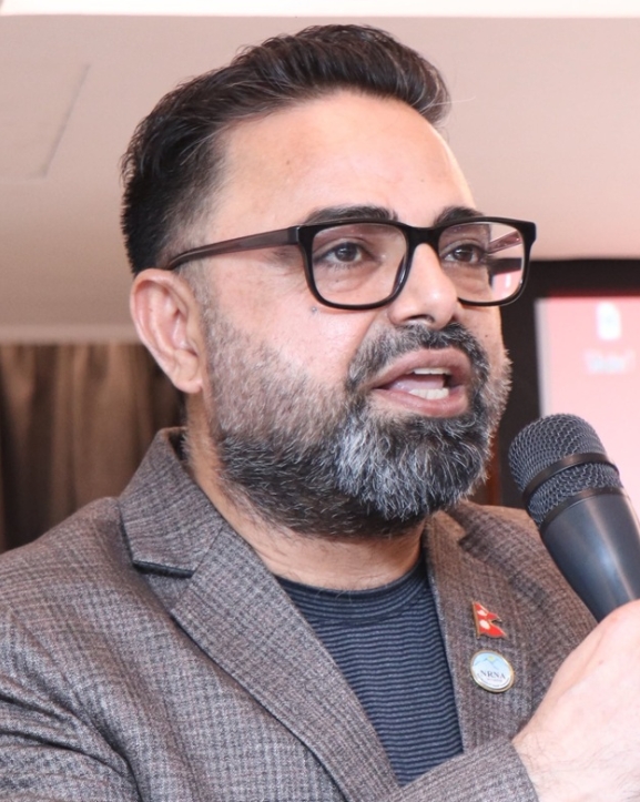 रेमिट्यान्स पठाउने श्रमिकलाई मताधिकारदेखि २४ घण्टे बिमासम्मको अधिकार देऊ : पन्थी