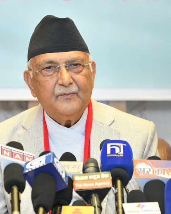 म सेनाको सुरक्षामा थिएँ, प्रधानमन्त्रीले शपथ नलिँदासम्म मेरो मोबाइल सिज गरिएको थियो : ओली