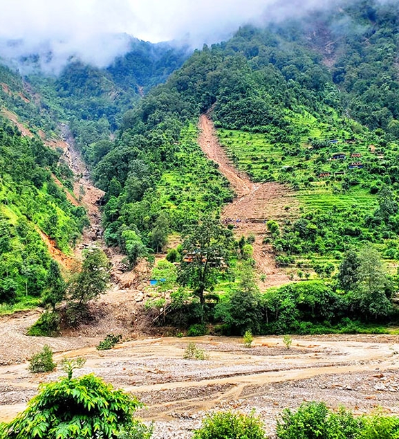 बडिगाड पहिरोको असर : ५० परिवार विस्थापित