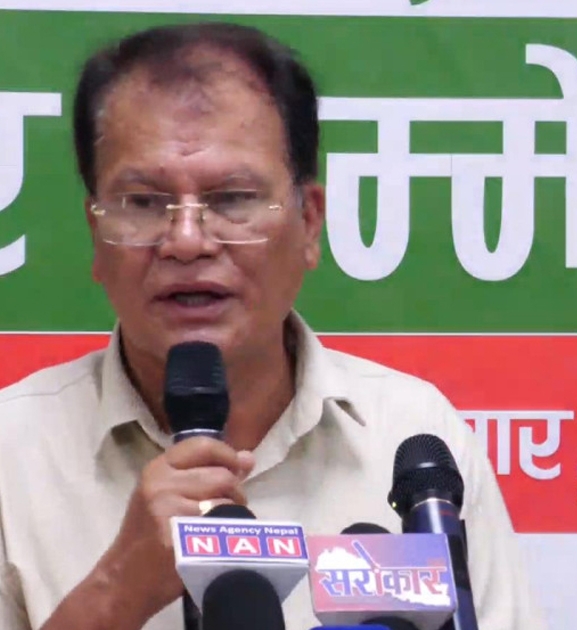 सरकार गोली र दमनमा सीमित भयो, सरकारका मान्छे फेसबुकमा मात्र भेटिए : प्रवक्ता चालिसे
