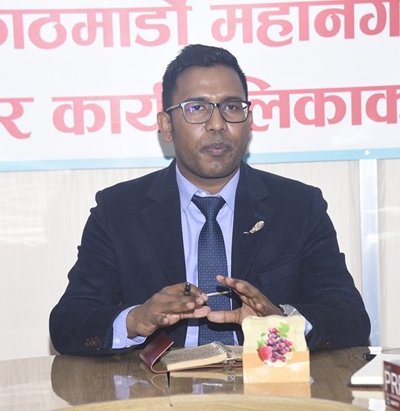 काठमाडौं महानगरका तत्कालीन प्रमुख प्रशासकीय अधिकृत परियारले पाए सफाइ