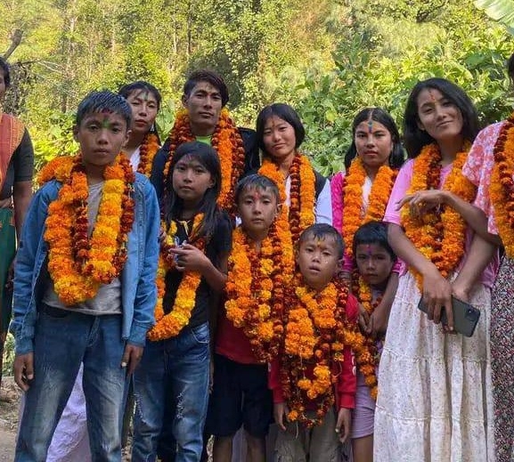 यी हुन् सिन्धुलीबाट बेपत्ता भएका एकै परिवारका १६ जना