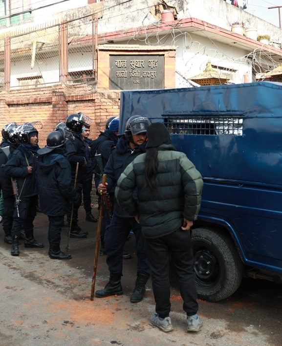 कारागारमा झडप, निरीह प्रहरी