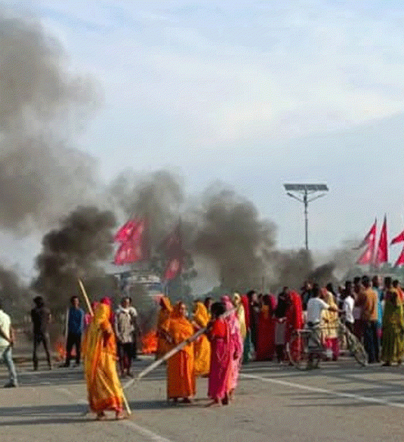 सार्वजनिक जग्गा खाली गराउन जारी सूचनाविरुद्ध धनुषामा सुकुम्वासीको विरोध प्रदर्शन