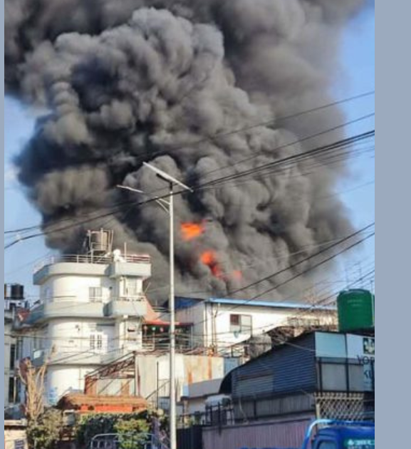 काठमाडौं गैरीगाउँस्थित काठको गोदाममा आगलागी 