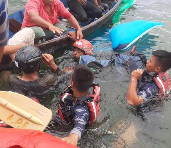 प्याराग्लाइडिङ दुर्घटनामा परेका चार जनाको सकुशल उद्धार