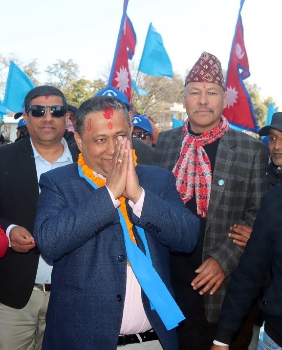 काठमाडौं-६ बाट शिशिर खनालको उम्मेदवारी दर्ता