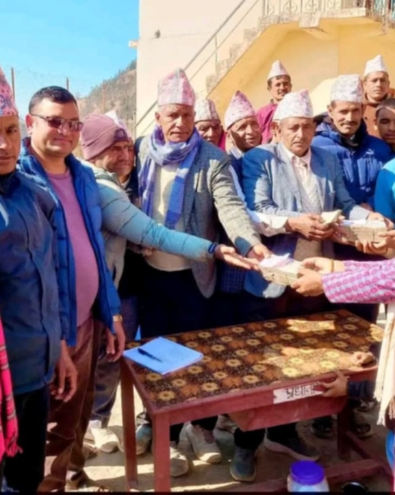 झलक खत्रीको परिवारलाई १० लाख रुपैयाँ आर्थिक सहयोग