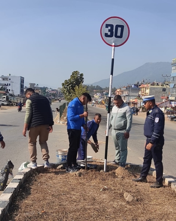 वीरेन्द्रनगरका १३ स्थानमा राखियो गति सीमित बोर्ड