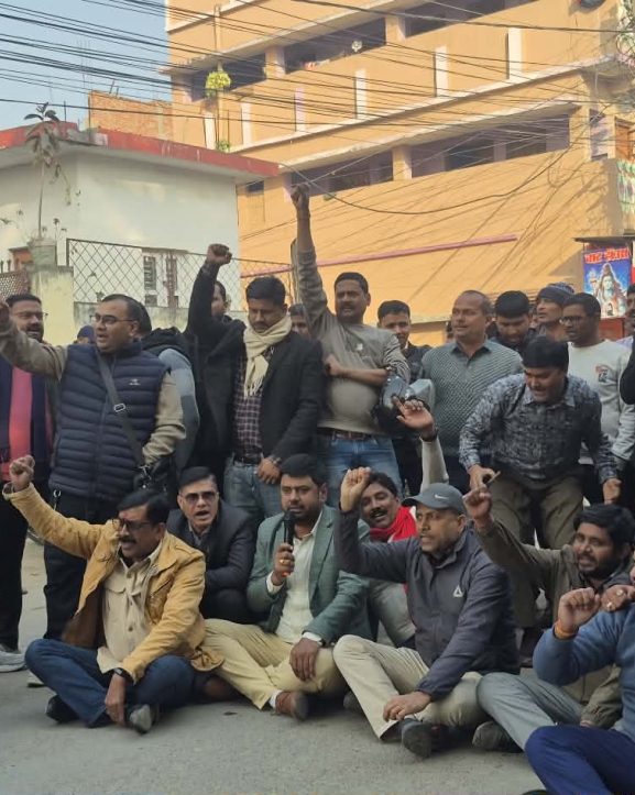 करदाता सेवा कार्यालय खारेज गर्ने निर्णयविरुद्ध व्यवसायी आन्दोलित