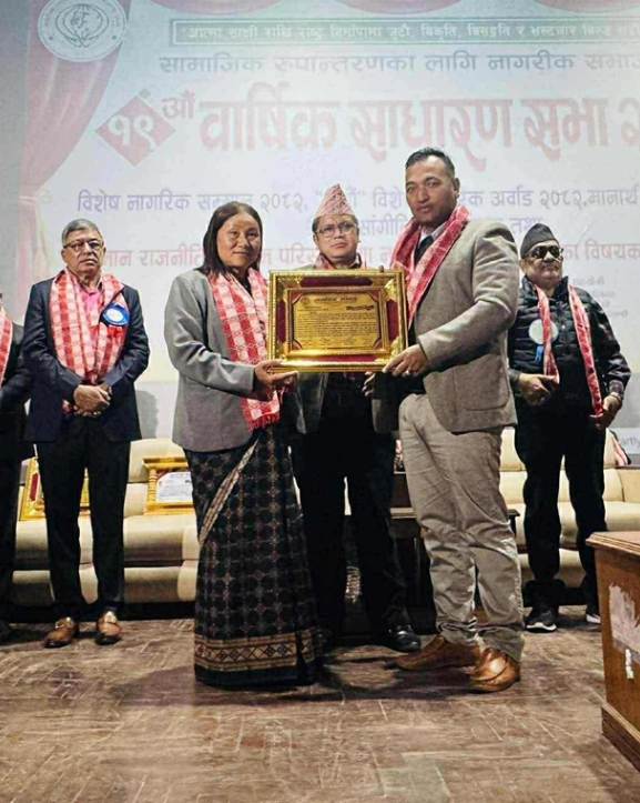 पत्रकार खड्का सम्मानित