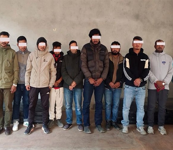 विभागबाट १३ बिचौलिया पक्राउ