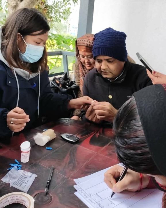 लायन्स क्लब अफ सैनामैना बोलबमद्वारा मधुमेह परीक्षण