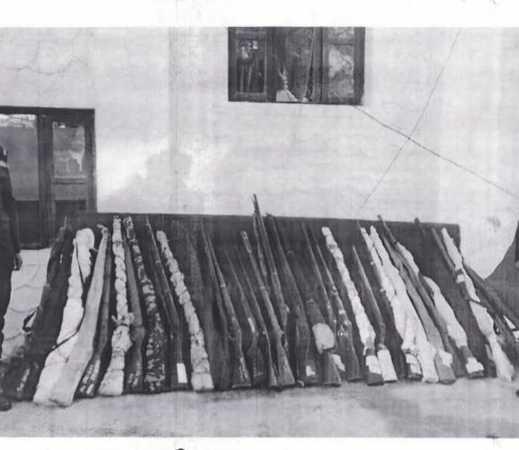 बैतडीमा ३८७ नाल भरुवा बन्दुक प्रशासनलाई बुझाइयो