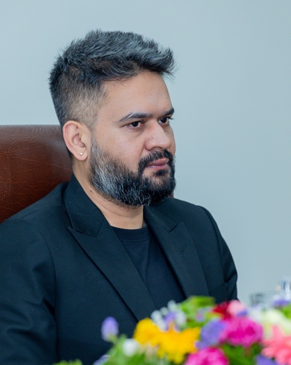 अर्थतन्त्रको विकासका लागि निजी क्षेत्रसँग सहकार्य गर्ने प्रधानमन्त्री शाहको प्रतिबद्धता
