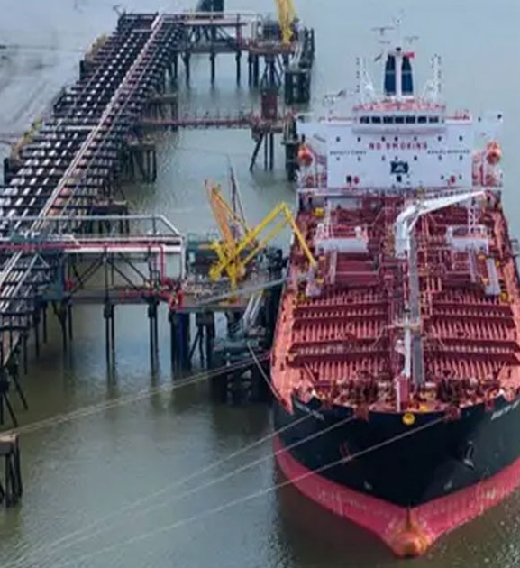 विश्वभरको इन्धन अभाव टार्न ४० करोड ब्यारेल तेल बजारमा पठाउने ऊर्जा एजेन्सीको निर्णय