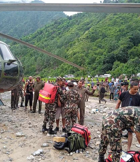 बाढी, पहिरो र डुबानमा परेका १७ हजारभन्दा बढी नागरिकको उद्धार