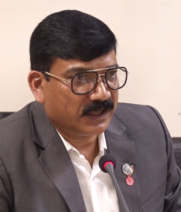 वैदेशिक रोजगारमा जाने श्रमिकले निश्चित शुल्क तिर्नैपर्छ : अध्यक्ष खत्री