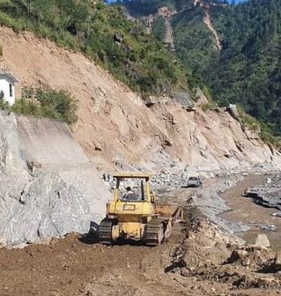 वीपी राजमार्ग : बर्खामा संचालनको पिरलो