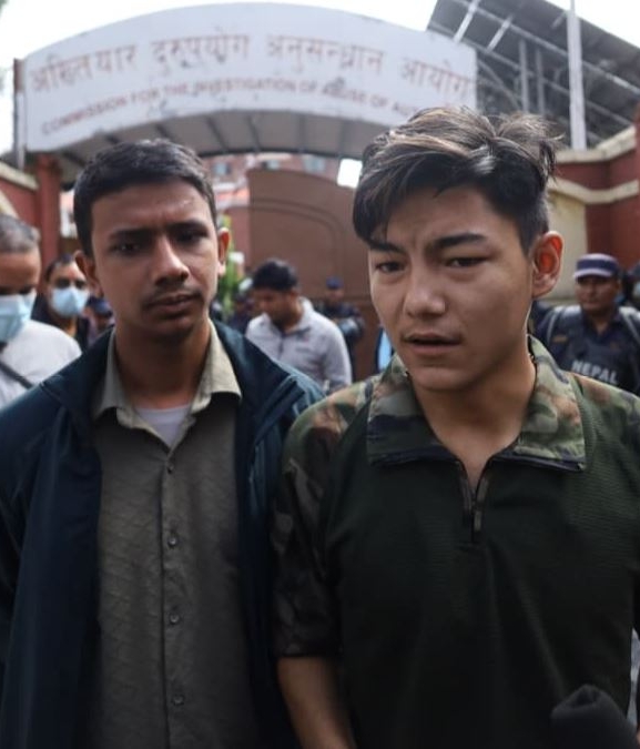 अख्तियार प्रमुखको राजीनामा माग्दै जेनजी अलायन्सले दियो उजुरी, गेटमा प्रदर्शन 