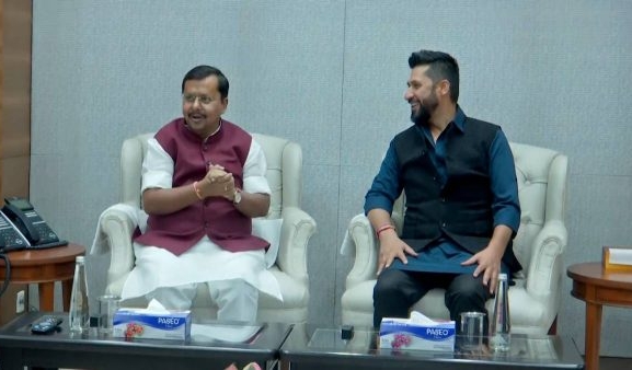 सभापति लामिछाने र अध्यक्ष नवीनबीच भेटवार्ता, राजनीतिमा ‘जेनजी’ पुस्ताको बढ्दो भूमिकाबारे छलफल
