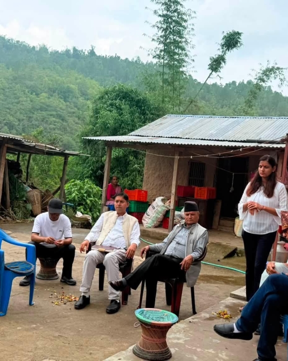 खेतमै पुगेर अनुदान खोज्दै कृषि ज्ञान केन्द्र