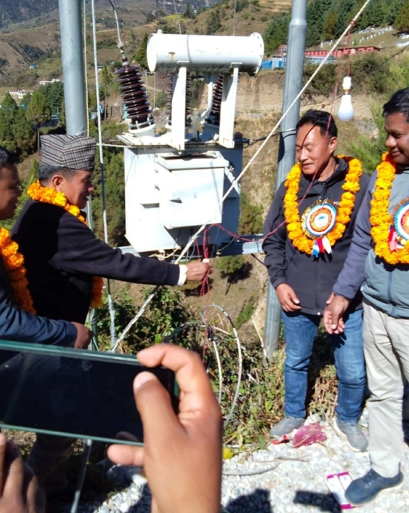 थबाङ पहिलोपटक केन्द्र विद्युत् लाइनसँग जोडियो