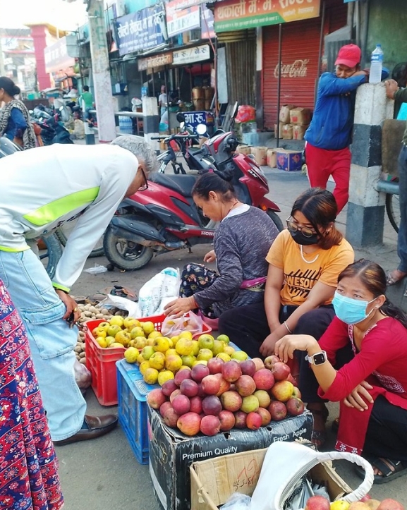 तिहारलाई कोसेली कर्णालीको स्याउ