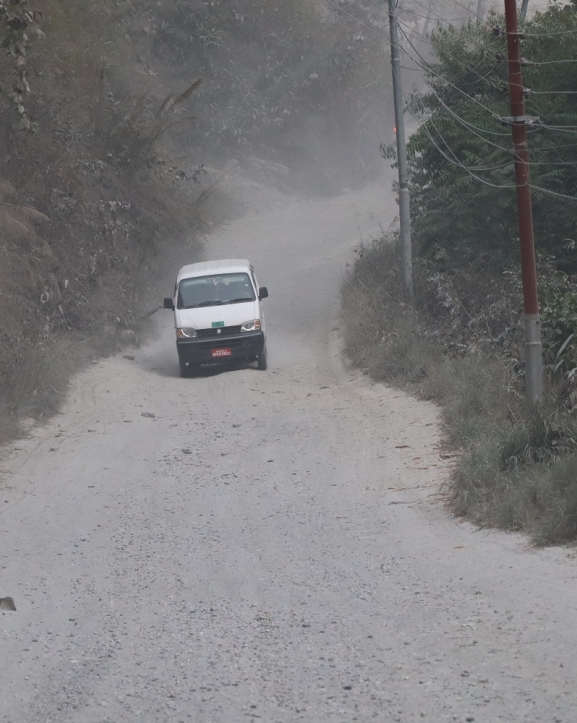 म्याग्दीको रणवाङ–दरवाङ खण्डको सडक अलपत्र