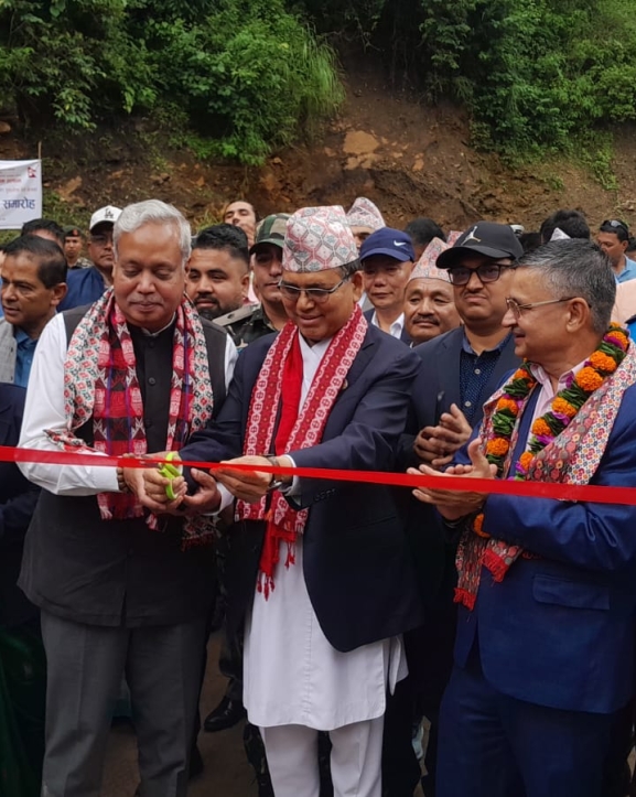 भौतिक पूर्वाधारमन्त्रीद्वारा बेलिब्रिज उद्घाटन